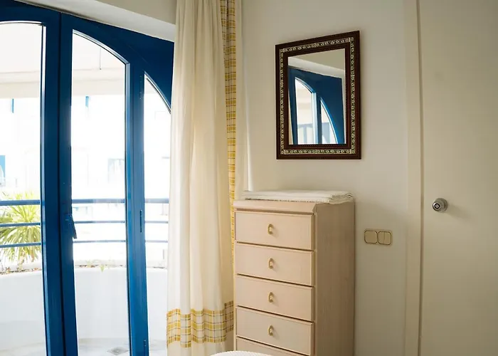 公寓 One&lux House - Bright Beachfront Duplex With Parking, Pool & Gym