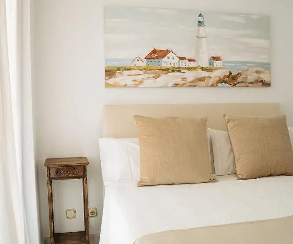 One&lux House - Bright Beachfront Duplex With Parking, Pool & Gym 马尔韦利亚